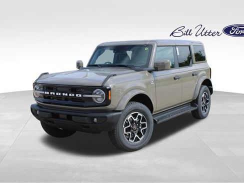 New 2026 Ford Bronco Outer Banks image 1