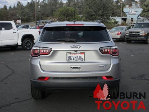 Used 2018 Jeep Compass Latitude image 6