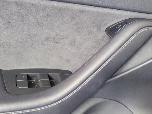 Used 2022 Tesla Model 3 Standard Range RWD image 16
