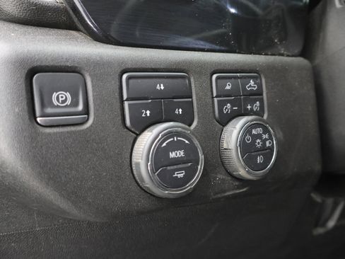 Used 2024 Chevrolet Silverado 2500 LT w/ Midnight Edition image 47