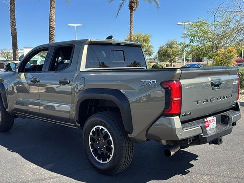Used 2025 Toyota Tacoma TRD Off-Road w/ TRD Off Road Upgrade Package image 5