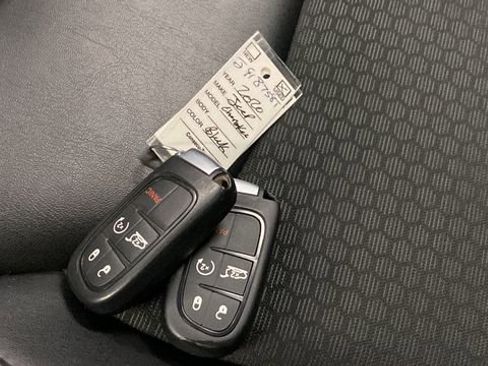 Used 2020 Jeep Cherokee Latitude Plus AWD/4WD image 10