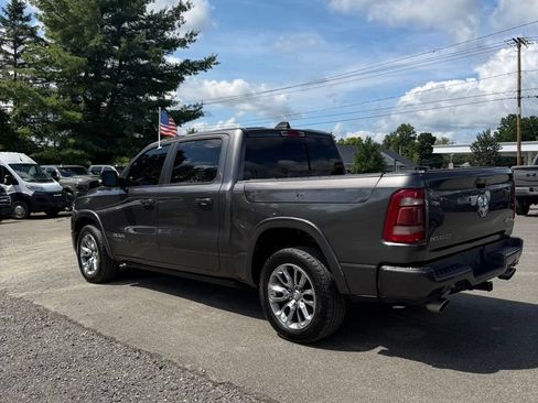 Used 2019 RAM 1500 Laramie AWD/4WD image 3