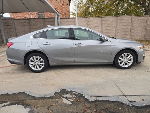 Used 2024 Chevrolet Malibu LT image 2