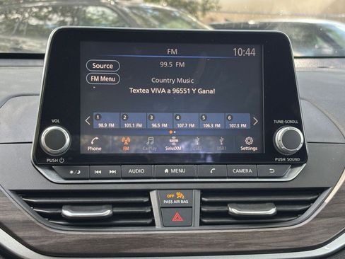 Used 2025 Nissan Altima 2.5 SV FWD image 30