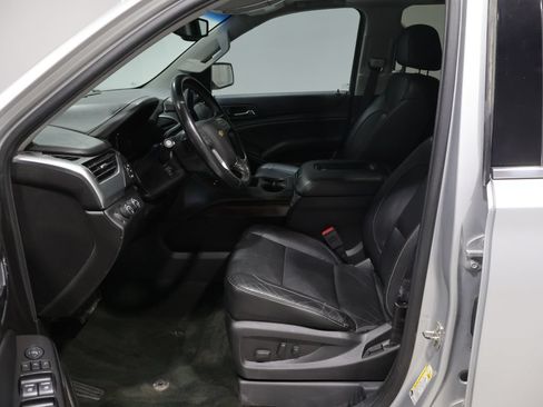 Used 2016 Chevrolet Suburban LT w/ Luxury Package AWD/4WD image 13