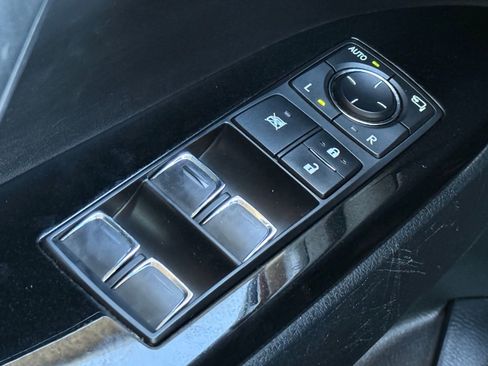 Used 2018 Lexus LX 570 4WD w/ Luxury Package image 32