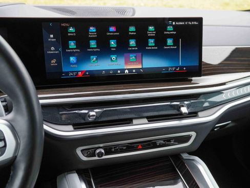 Certified 2025 BMW X6 xDrive40i w/ Climate Comfort Package image 25