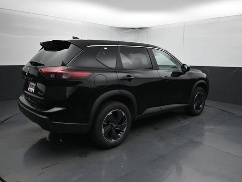 Used 2024 Nissan Rogue SV AWD/4WD image 12