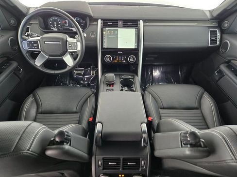 Certified 2023 Land Rover Discovery Metropolitan Edition AWD/4WD image 4