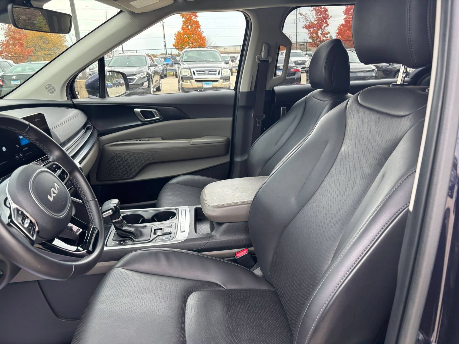 Used 2026 Kia Carnival FWD image 26