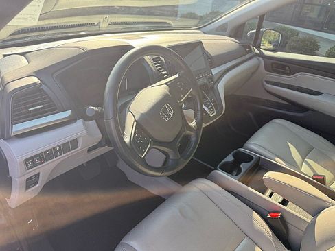 Used 2024 Honda Odyssey EX-L image 13