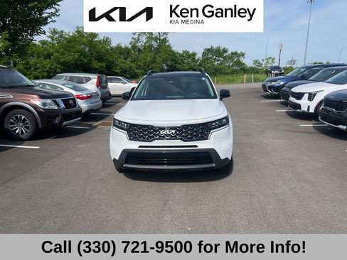 Certified 2023 Kia Sorento S w/ Panoramic Sunroof Package AWD/4WD image 3