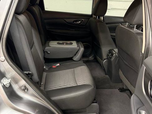 Used 2018 Nissan Rogue SV image 34