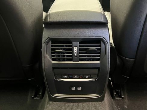 Certified 2025 BMW 330i Sedan image 23