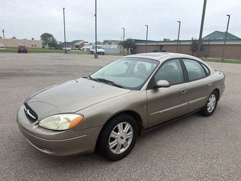 Used 2003 Ford Taurus SEL FWD image 2