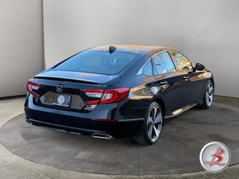 Used 2020 Honda Accord Touring image 7