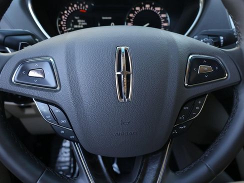 Used 2017 Lincoln MKX Select w/ Select Plus Package image 19