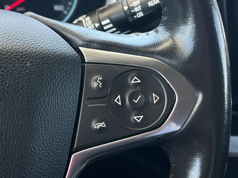 Used 2020 Chevrolet Traverse RS FWD image 33