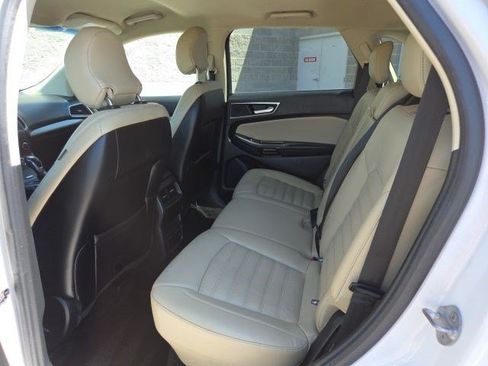 Used 2017 Ford Edge SEL w/ Equipment Group 201A AWD/4WD image 15