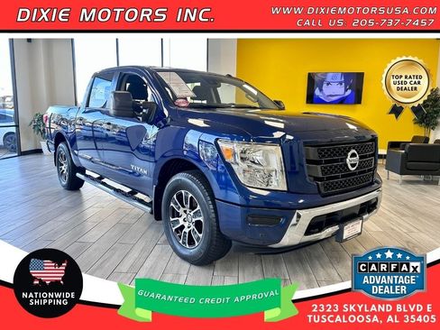 Used 2021 Nissan Titan SV w/ SV Convenience Package image 1