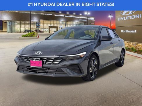 Certified 2025 Hyundai Elantra Sport FWD image 2