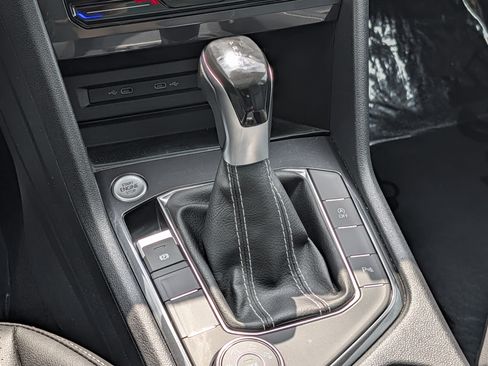 Certified 2023 Volkswagen Tiguan SE R-Line AWD/4WD image 28