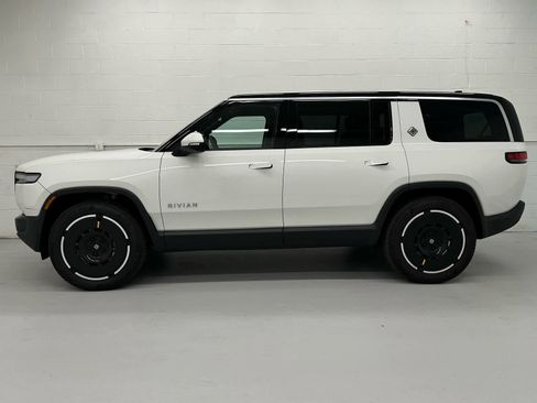 Used 2026 Rivian R1S Adventure image 3