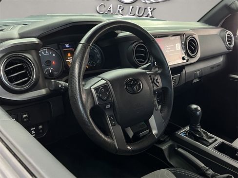 Used 2020 Toyota Tacoma TRD Sport image 19