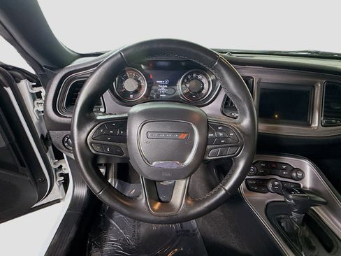 Used 2023 Dodge Challenger SXT image 13