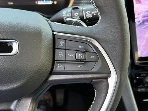 New 2025 Jeep Grand Cherokee Limited image 15