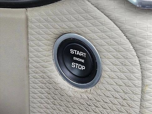 Used 2020 Land Rover Range Rover Velar S AWD/4WD image 12
