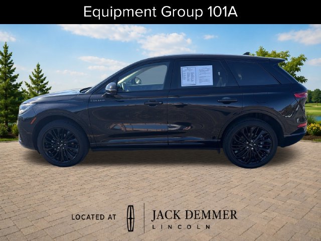 Used 2023 Lincoln Corsair AWD w/ Equipment Group 101A image 4