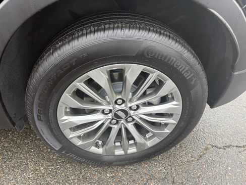 Used 2025 Cadillac XT4 Premium Luxury AWD/4WD image 27
