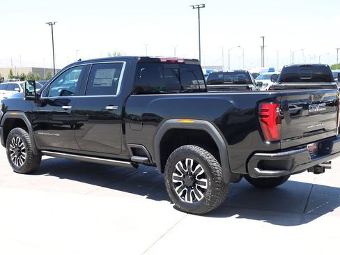 New 2026 GMC Sierra 3500 Denali Ultimate AWD/4WD image 4