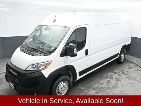 Used 2025 RAM ProMaster 2500 w/ Convenience Group image 25