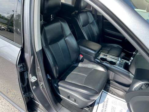 Used 2019 Nissan Pathfinder SL image 31