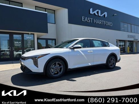 New 2026 Kia K4 FWD image 1