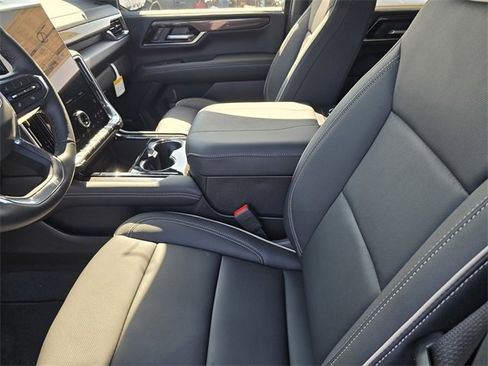 New 2026 GMC Yukon Elevation image 18