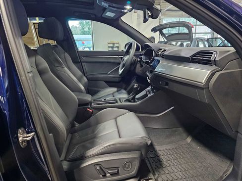 Certified 2025 Audi Q3 2.0T Premium w/ Convenience Package image 10