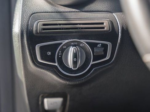 Used 2022 Mercedes-Benz GLC 300 4MATIC image 40