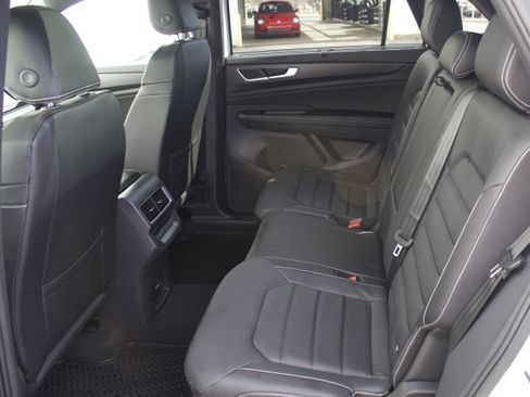 New 2026 Volkswagen Atlas Cross Sport SEL image 29