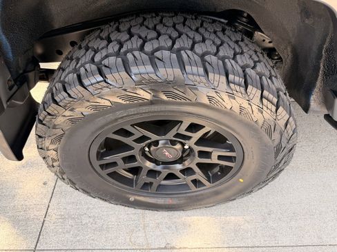 Used 2007 Toyota FJ Cruiser 4WD image 12