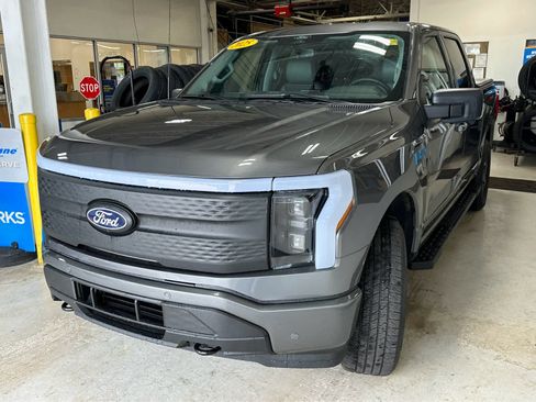 Used 2025 Ford F150 Lightning Flash AWD/4WD image 5