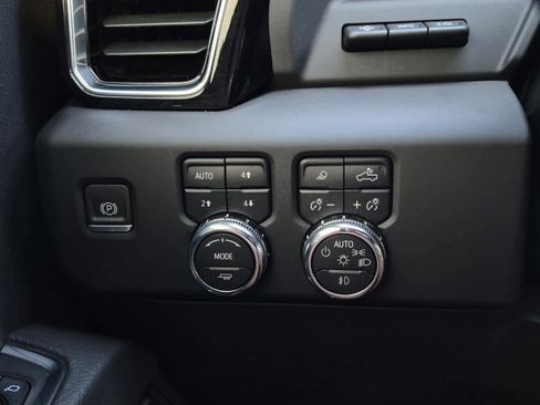 Used 2024 GMC Sierra 2500 Denali w/ Denali Reserve Package image 20