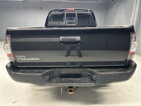 Used 2011 Toyota Tacoma 4x4 Regular Cab image 5