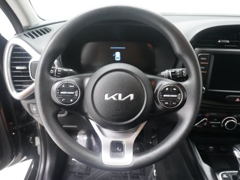 Used 2025 Kia Soul S FWD image 15