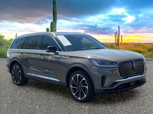 Used 2025 Lincoln Aviator Reserve w/ Equipment Group 201A AWD/4WD image 7