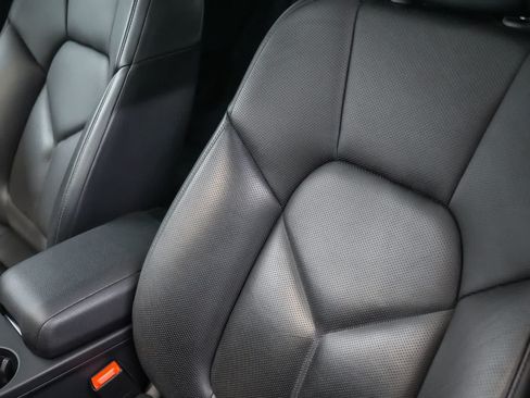 Certified 2024 Porsche Macan S AWD/4WD image 30