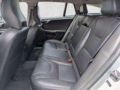 Used 2016 Volvo V60 T5 Premier FWD image 18